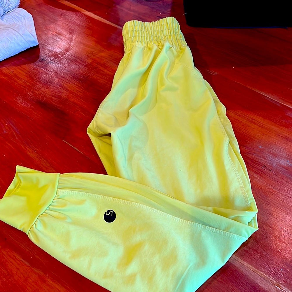 Five Dancewear joggers. YXL